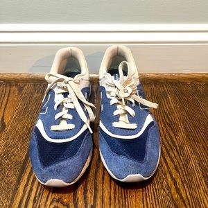 Women New Balance 997H size 9